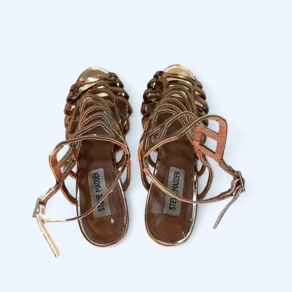 Steve Madden finish dramatic